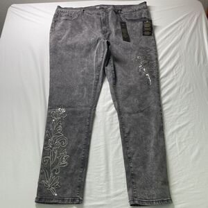 NWT DG2 Diane Gilman Gray Embellished Straight Leg Jeans Women's Size 24WT